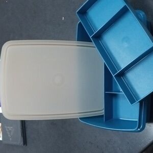 Tupperware vintage, compartments